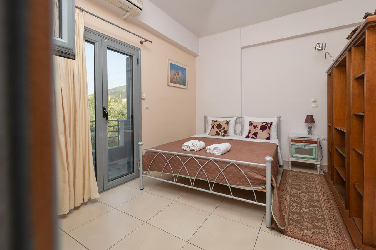 Ta Spitakia Tsarbopoulos Kyparissia Dış mekan fotoğraf